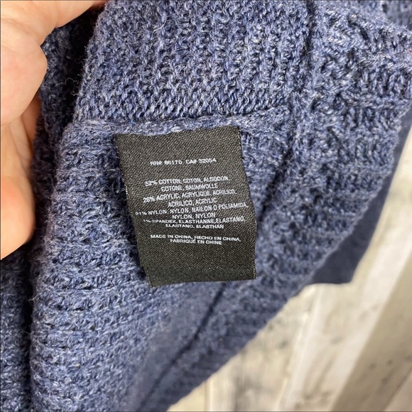 Angel of the North Rosie Cowlneck Pullover Medium - Picture 11 of 16